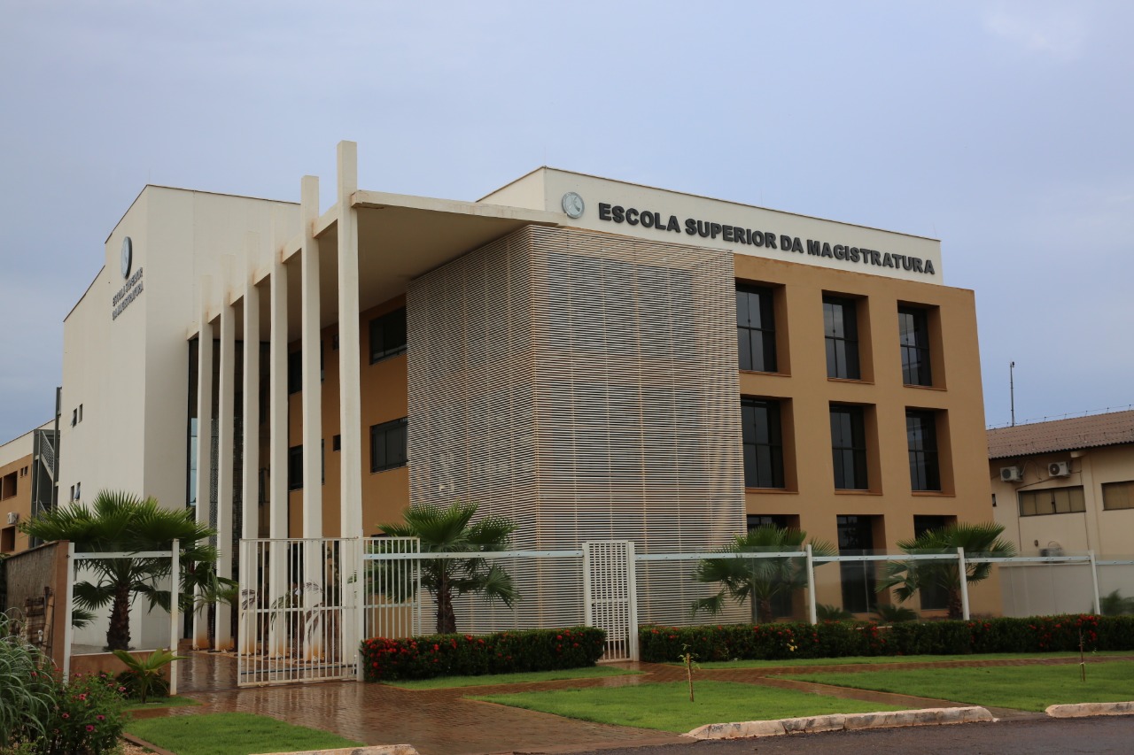 Fachada do prédio da ESMAT